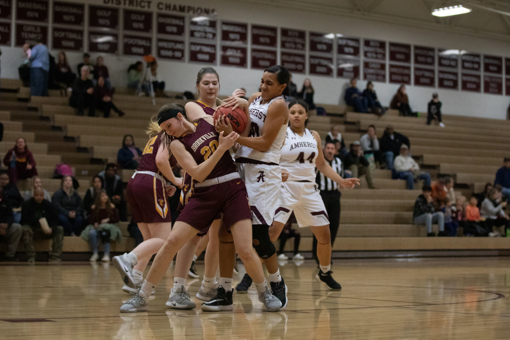 Girls basketball 01